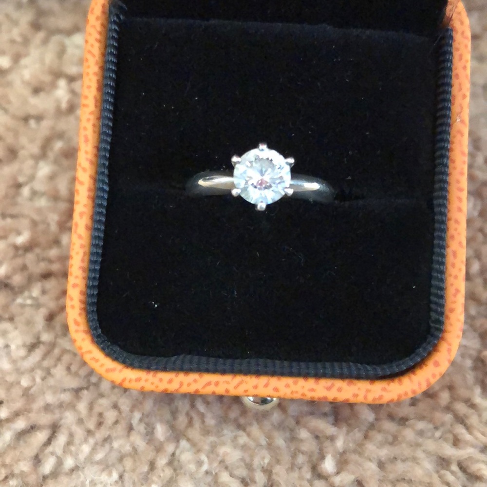 Sateur Diamant Ring